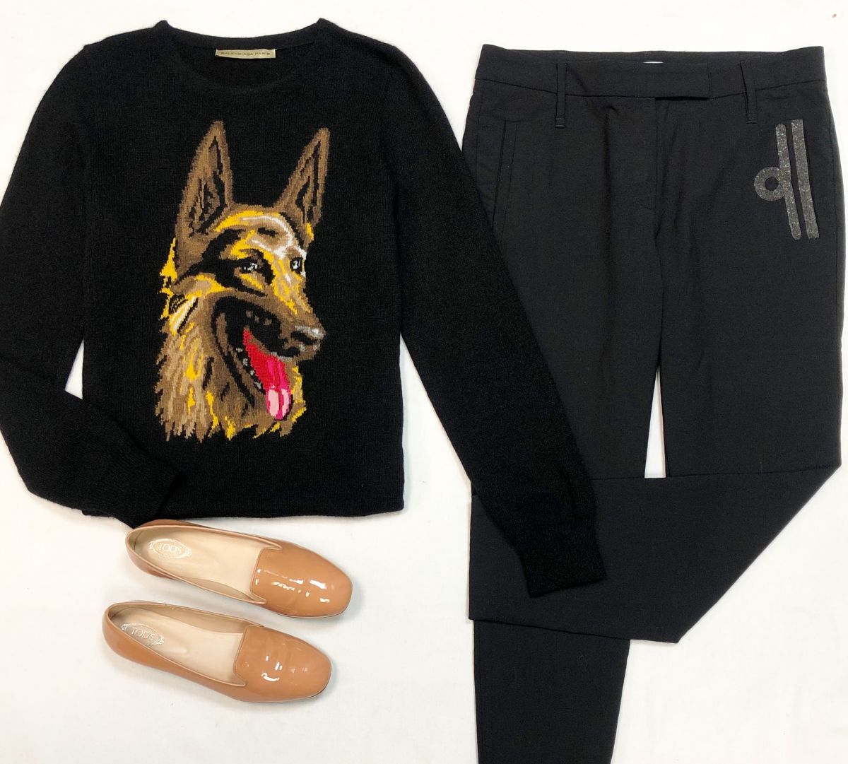 Кофта Balenciaga размер 36 цена 10 770 руб
Брюки /манили/  Brunello Cucinelli размер 44 цена 9 231 руб
Лоферы Tods размер 37 цена 9 231 руб