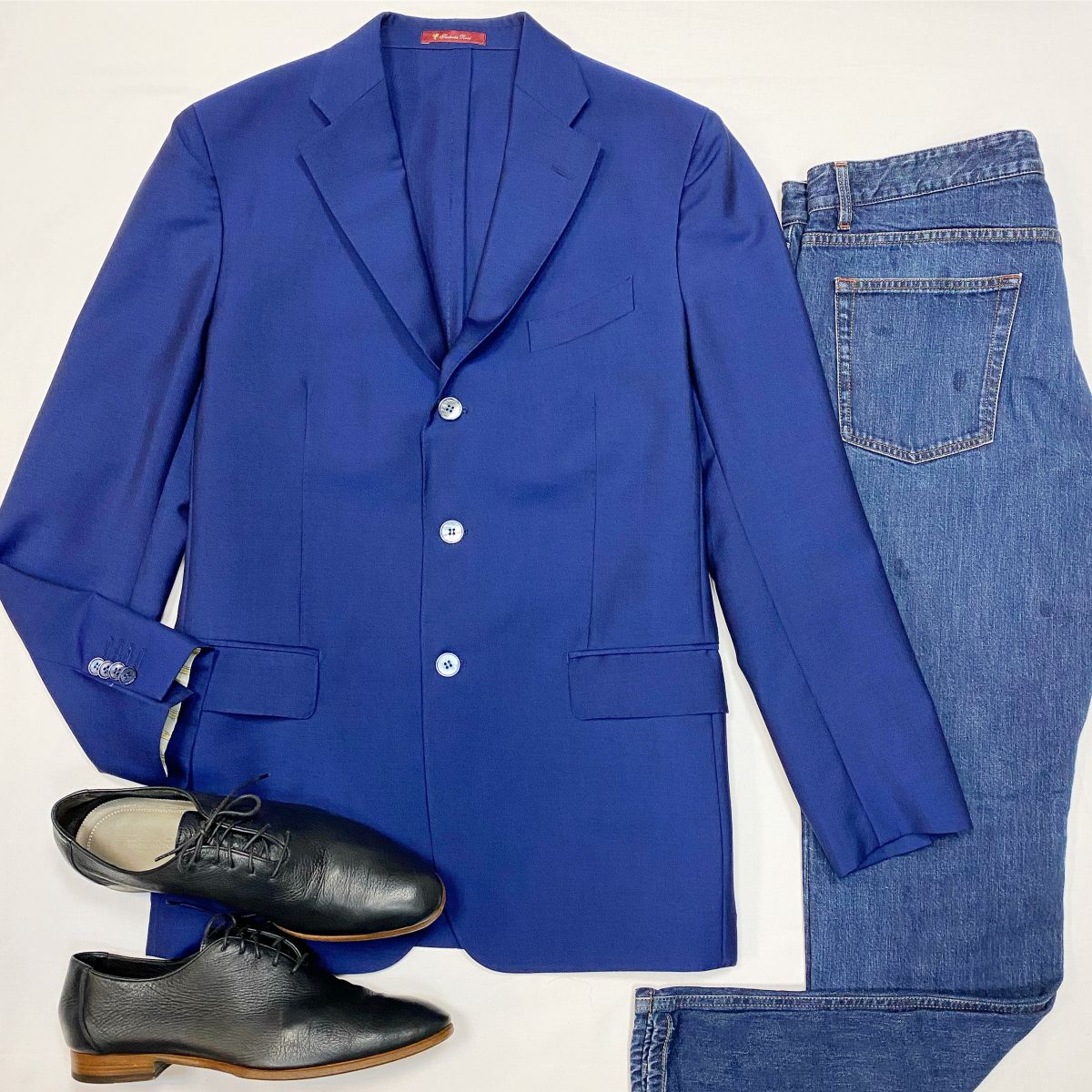 Пиджак Sartoria Rossi размер 50 цена 4 616 рубДжинсы Loro Piana размер 34 цена 7 693 руб Туфли Kiton размер 42 цена 15 385 руб