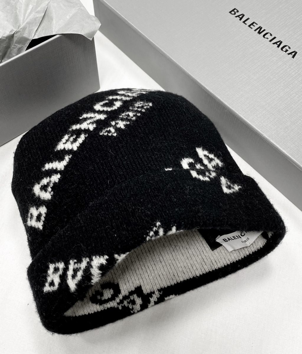 Шапка Balenciaga цена 10 959 руб