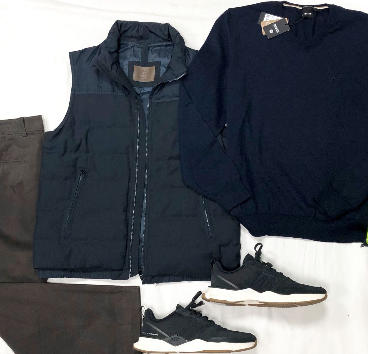 #Mechtamen
Жилет MASSIMO DUTTI размер L цена 7 828 руб 
Свитер BOSS размер XL цена 6 262 руб 
Брюки BLU STUDIO размер 40/54 цена 1 566 руб 
Кеды Porsche &amp; Puma размер 8/42 цена 4 697 руб