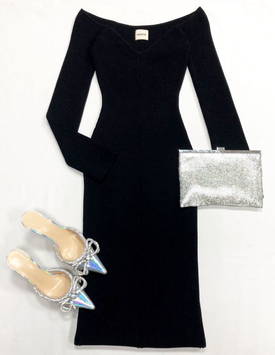 Платье Khaite размер S цена 23 483 руб
Сабо Mach Mach размер 38.5 цена 31 310 руб
Сумочка Dolce Gabbana