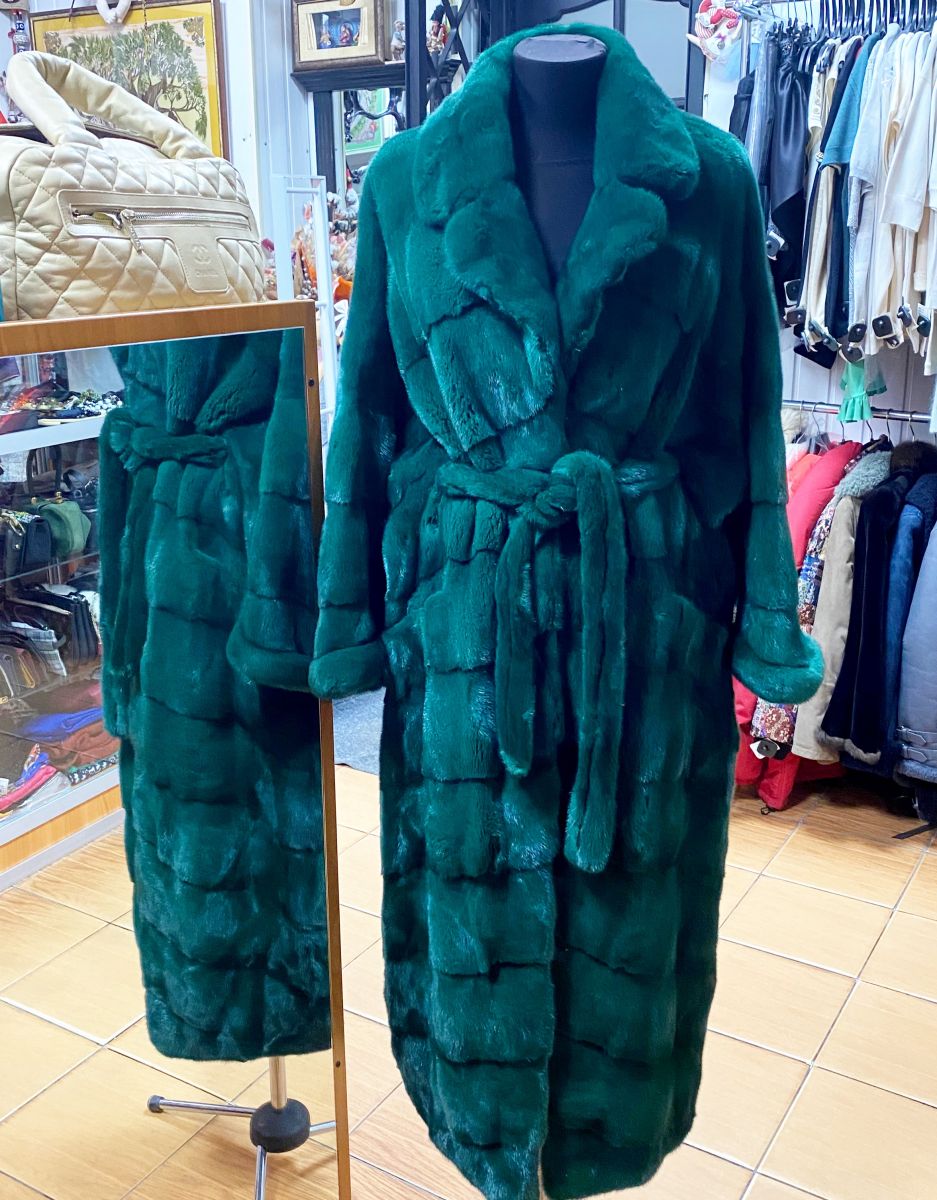 Шуба /мех норки/ размер 48 цена 156 550 руб
Сапоги Chanel размер 38.5 цена 46 965 руб
Сумка Chanel 