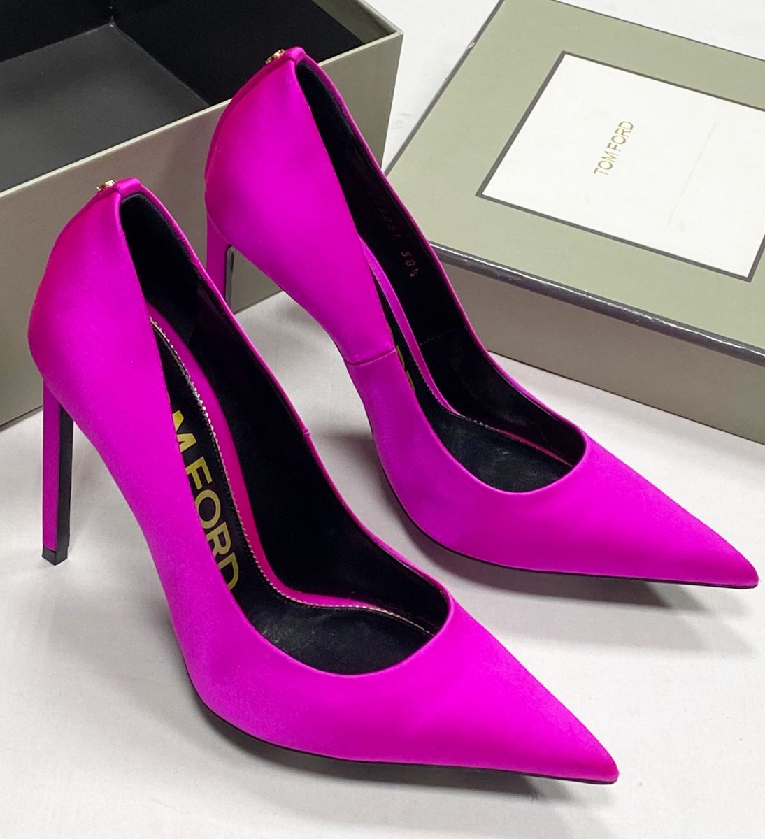 Туфли Tom Ford размер 38.5 цена 31 310 руб
