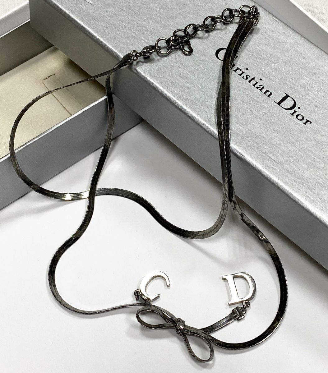 Чокер Dior цена 15 655 руб/ в коробке/ 