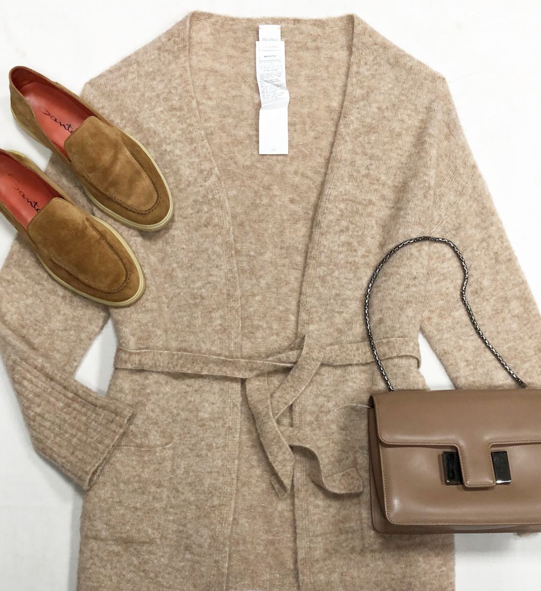 Кардиган Max Mara размер M цена 15 655 руб
Лоферы Santoni размер 40 цена 18 786 руб
Сумка Tom Ford