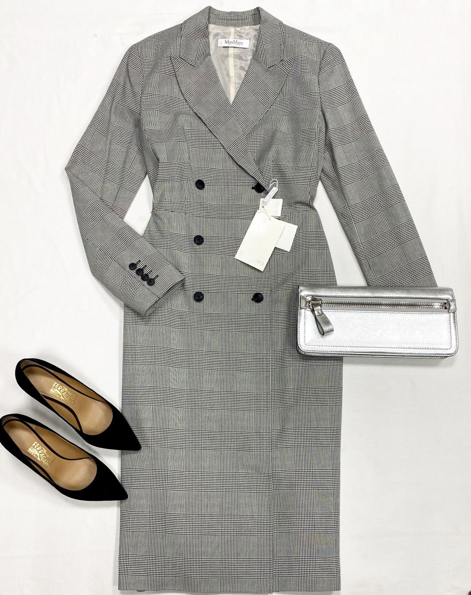 Платье Max Mara размер 46 цена 15 641 рубТуфли Salvatore Ferragamo размер 38 цена 18 462 рубКлатч Tom Ford