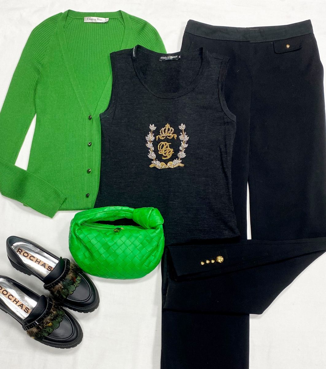 Брюки Louis Vuitton размер 38 цена 23 483 руб
Топ Dolce Gabbana размер 40 цена 7 828 руб
Кардиган Christian Dior размер 38 цена 3 131 руб
Лоферы Rochas размер 39.5 цена 15 655 руб
Сумочка Bottega Veneta 
