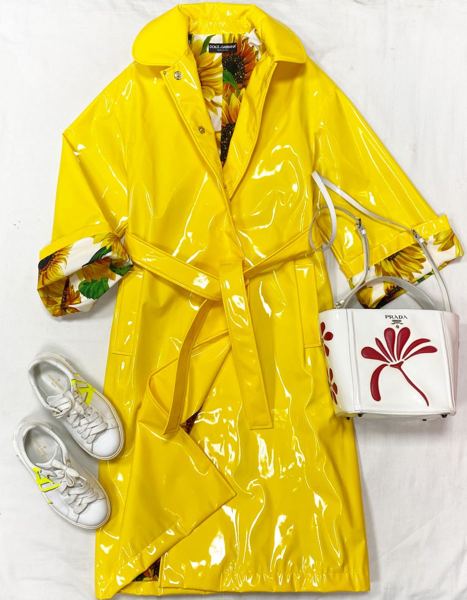 Плащ Dolce Gabbana размер 36 цена 46 965 руб Кеды Louis Vuitton размер 36 цена 23 483 руб Сумка Prada