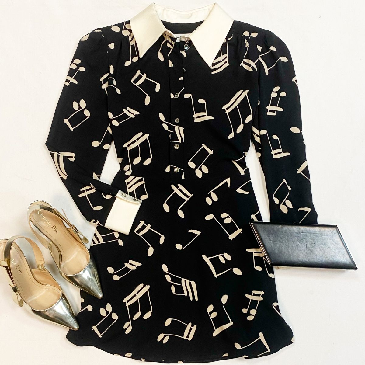Платье Saint Laurent размер 36 цена 23 078 рубТуфли Dior размер 38 цена 15 385 рубКлатч Saint Laurent