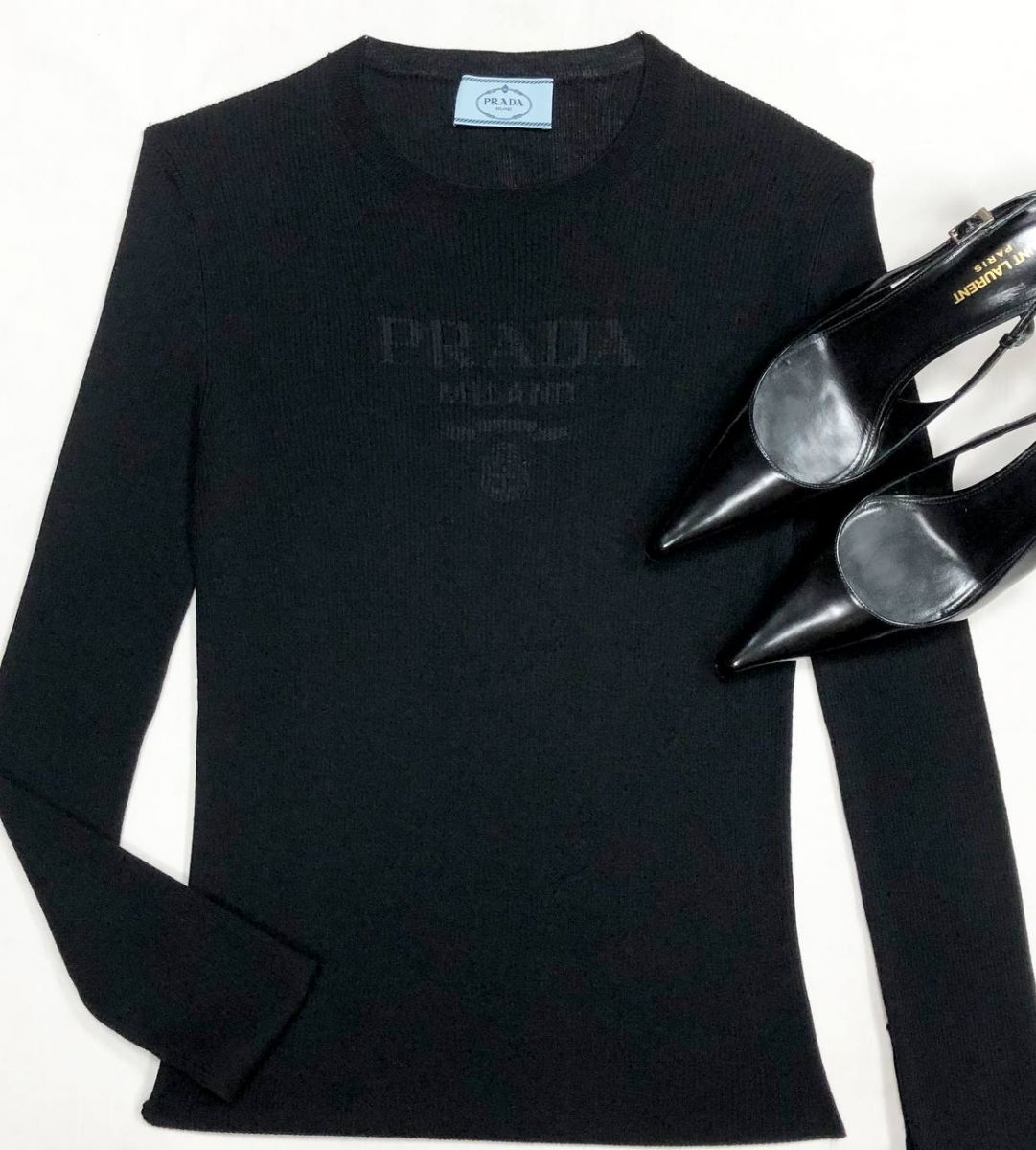Кофта Prada размер 42 цена 46 965 руб
Босоножки Saint Laurent размер 41 цена 62 620 руб