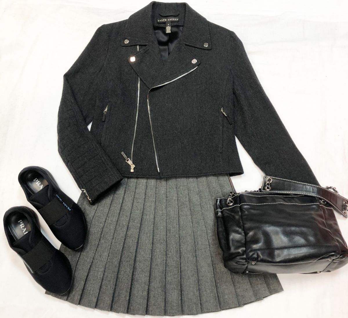 Куртка Ralph Lauren размер 8 цена 10 770 руб 
Юбка SAINT LAUREN размер 36 цена 23 078 руб 
Сумка CHANEL