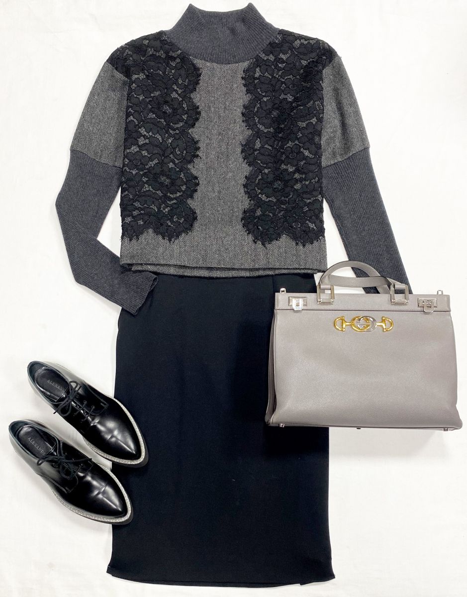 Кофта / ажур / Dolce Gabbana размер 40 цена 10 959 руб
Юбка Escada размер 44 цена 4 697 руб
Ботинки Alexander McQueen размер 39 цена 14 090 руб
Сумка Gucci 