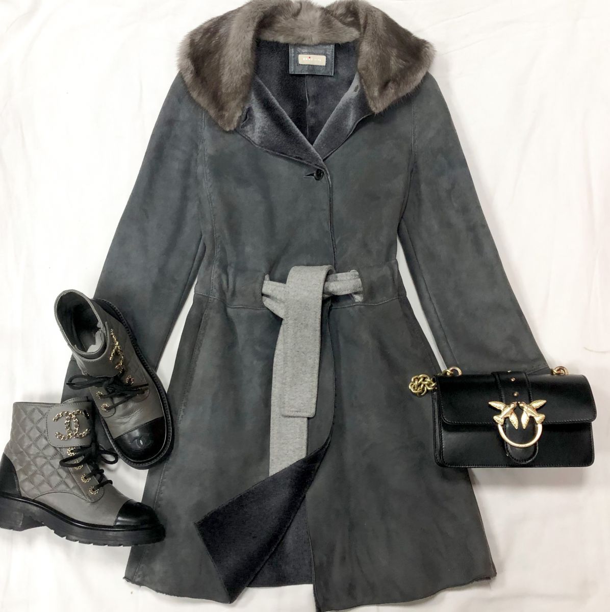 Дублёнка KITON размер 38 цена 61 540 руб 
Сумочка PINKO