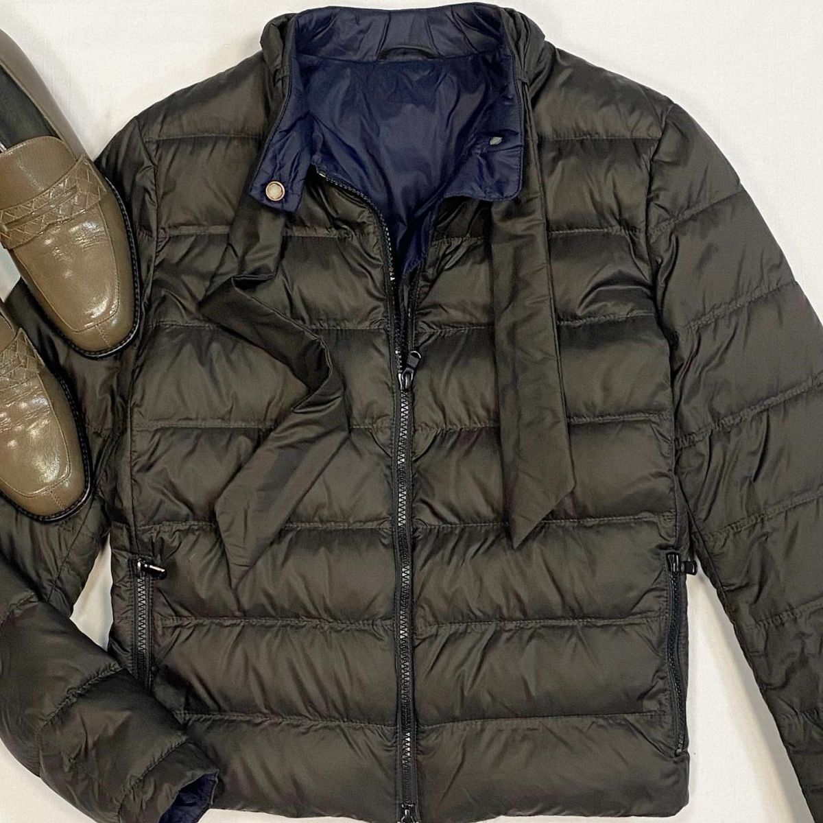 Куртка BRUNELLO CUCINELLI  размер 40 цена 23 078 рубЛоферы BOTTEGA VENETA  размер 36 цена 15 385 руб