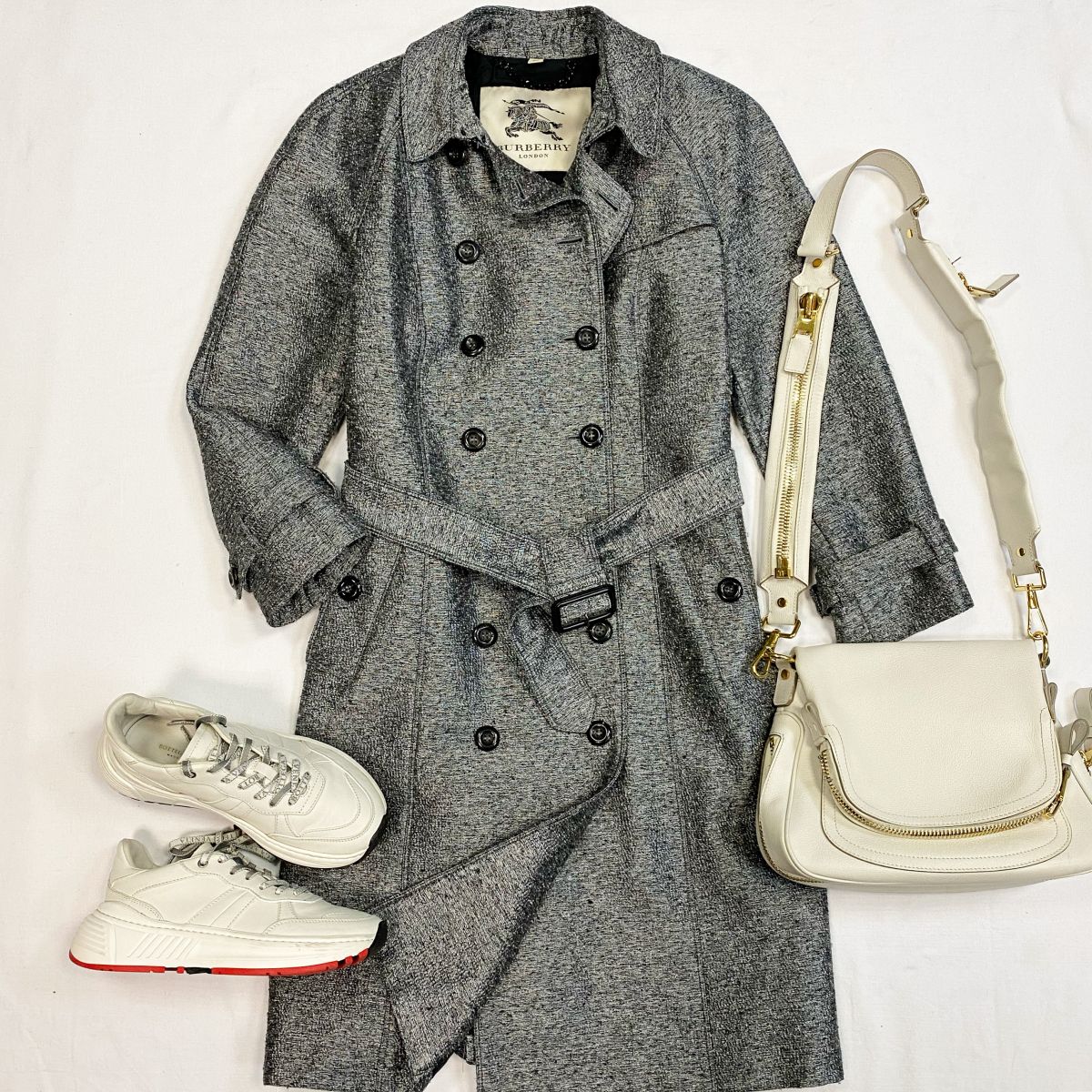 Тренч Burberry  размер 46 цена 23 078 руб Кроссовки Bottega Veneta  размер 39 цена 26 155 руб Сумка Tom Ford 