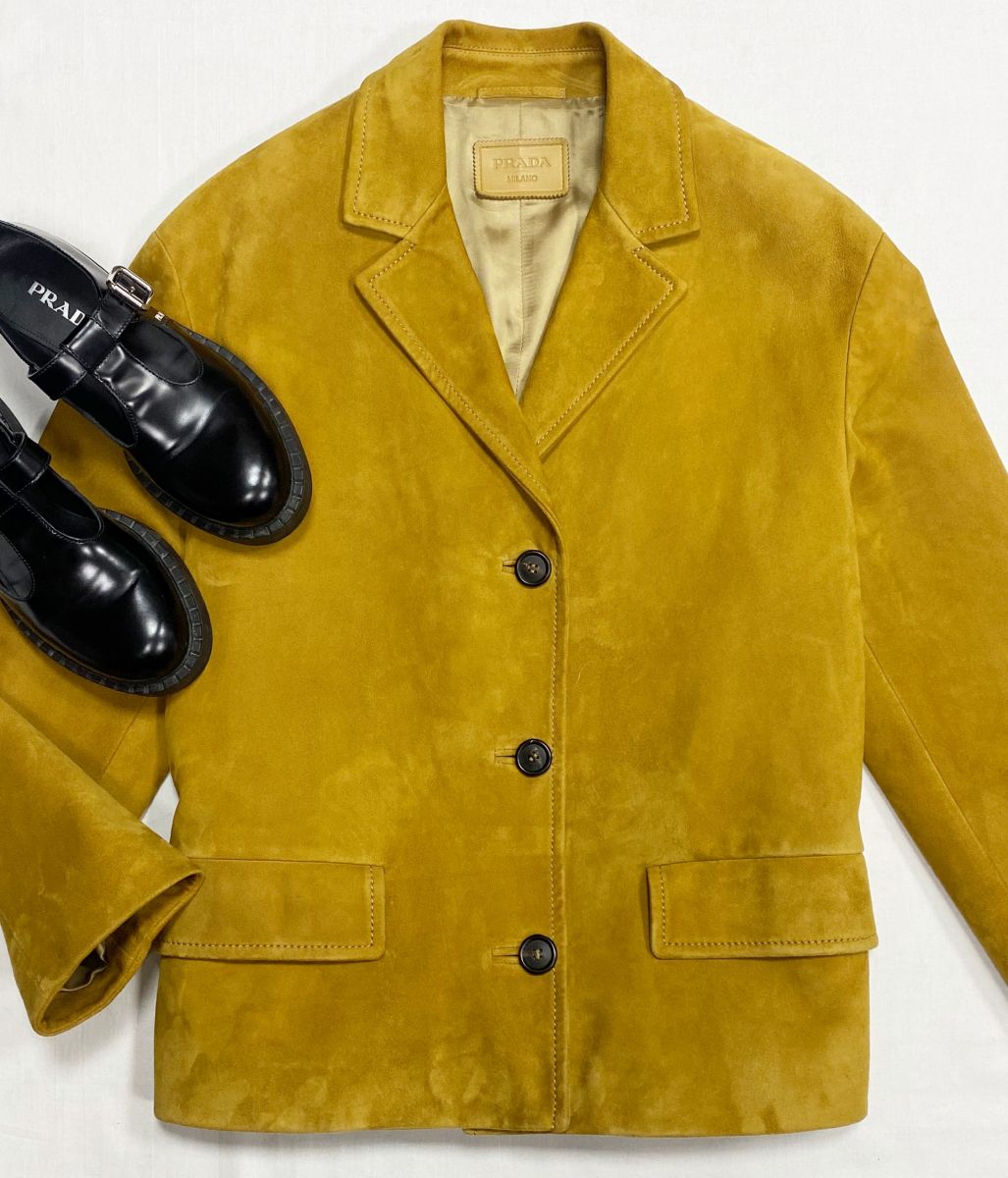 Жакет/ замша/ Prada размер 40 цена 187 860 руб
Ботинки Prada размер 37.5 цена 39 138 руб