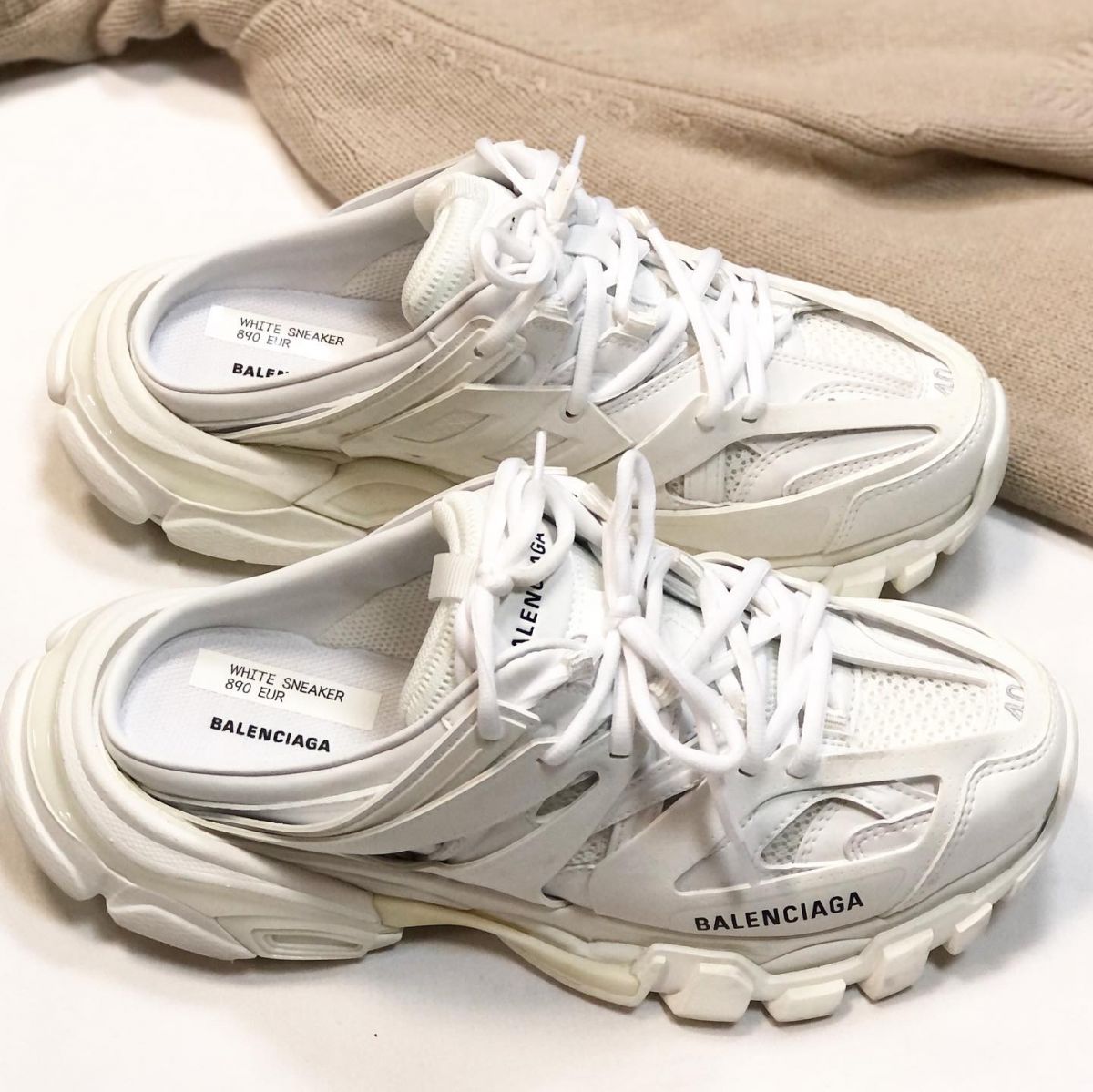 Кроссовки Balenciaga  размер 40 цена 46 155 руб