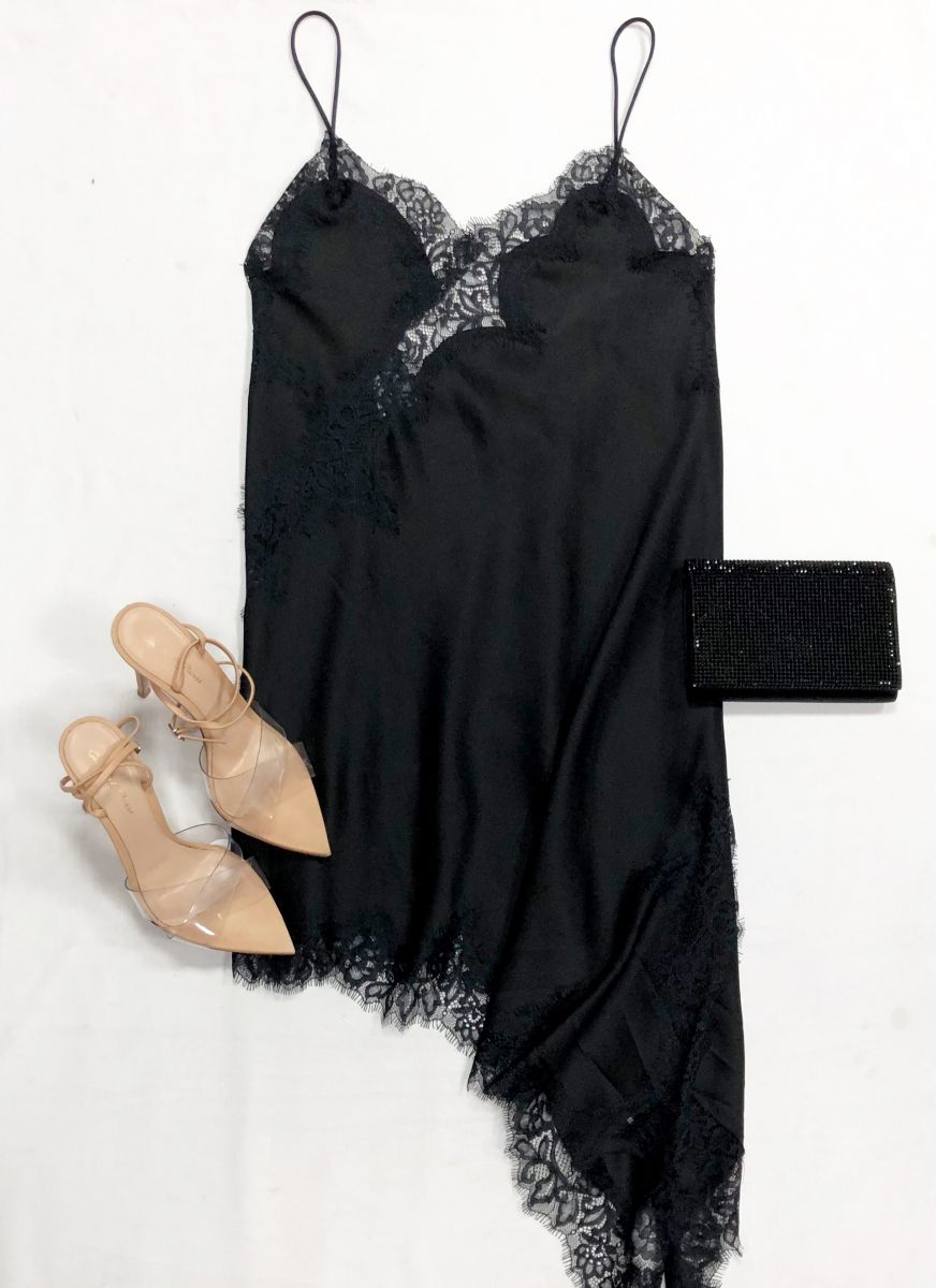 Платье/ шелк/ ажур / размер M цена 7 828 руб
Сабо Gianvito Rossi размер 37.5 цена 15 655 руб
Сумочка/ камни/