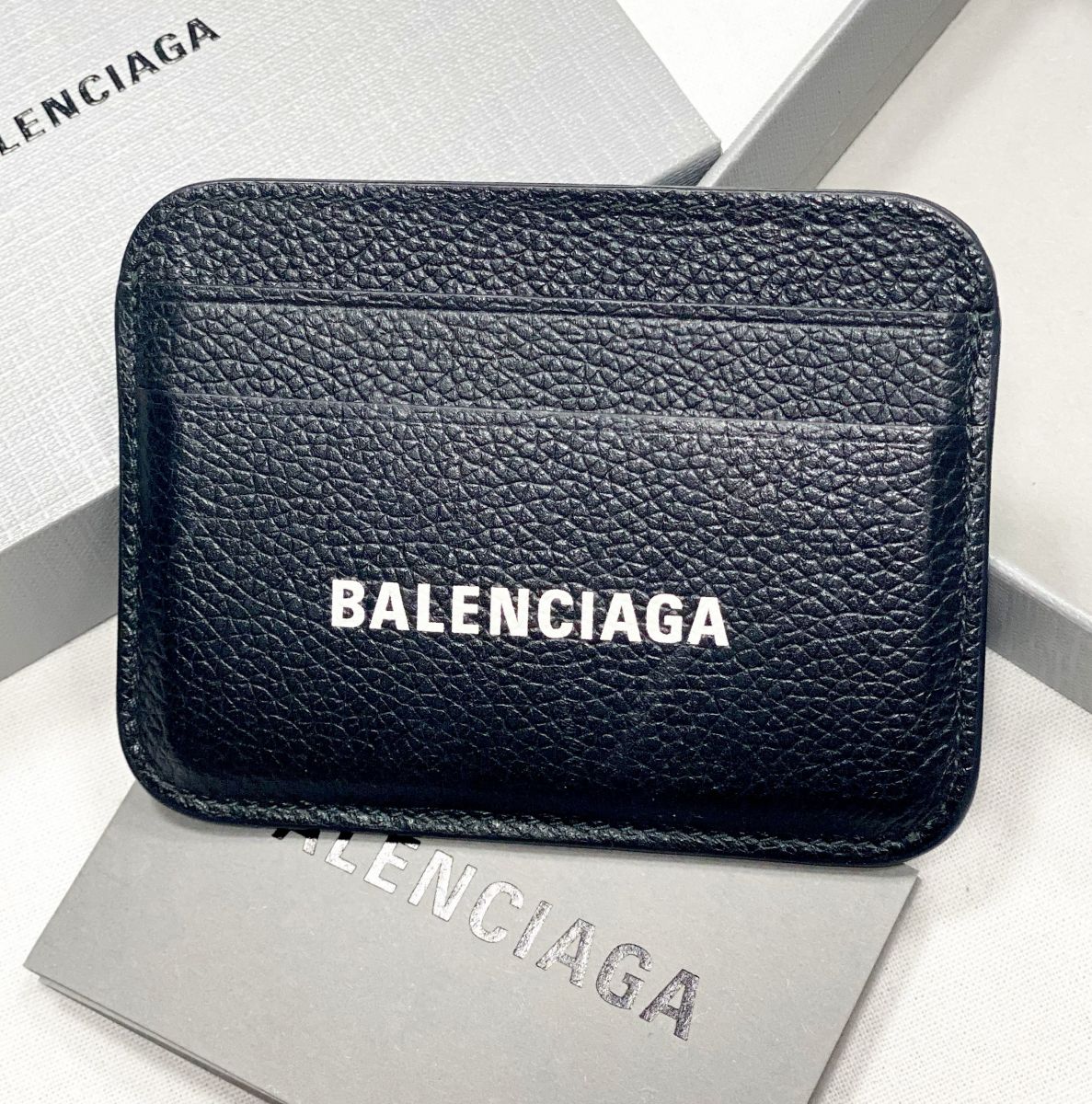 Визитница Balenciaga цена 10 959 руб / в коробке/ 