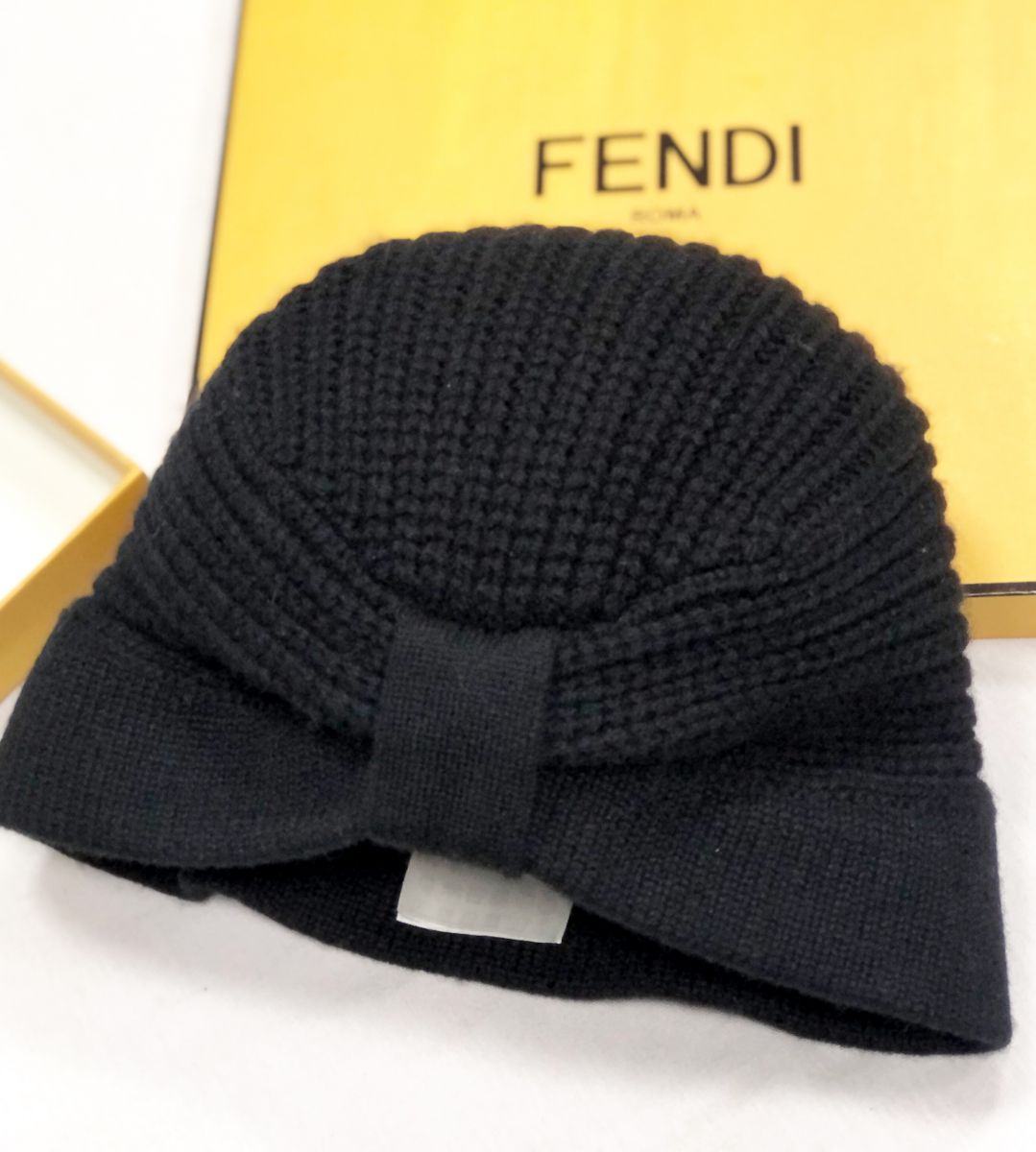 Шапка Fendi цена 7 828 руб