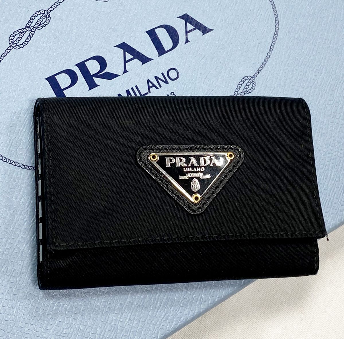 Ключница Prada цена 7 828 руб 