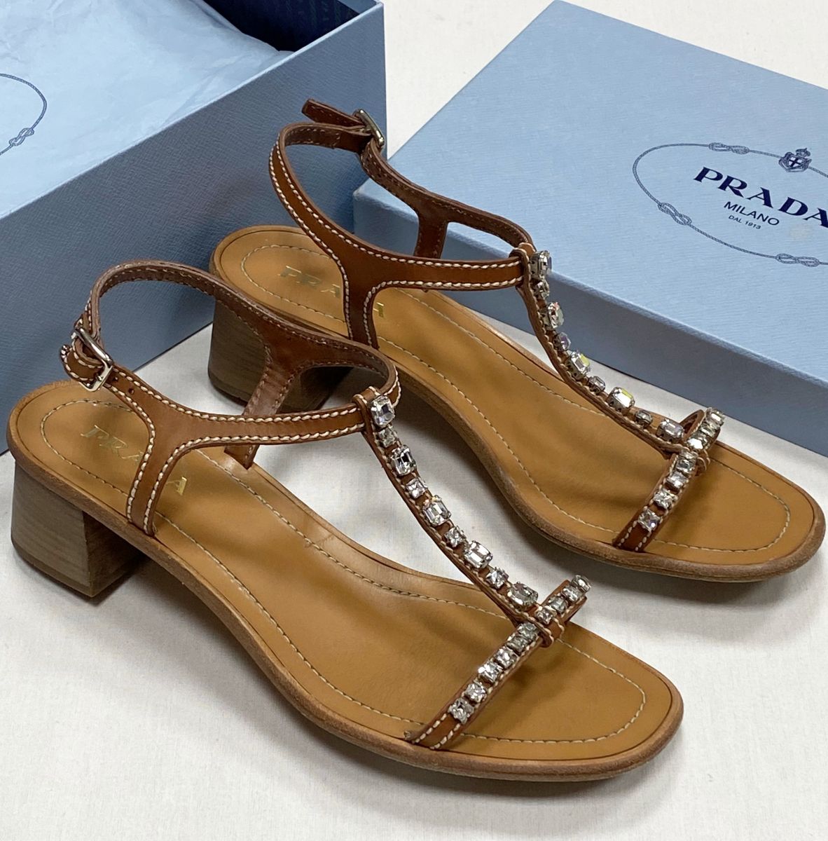 Босоножки/ камни/ Prada размер 41 цена 12 524 руб
