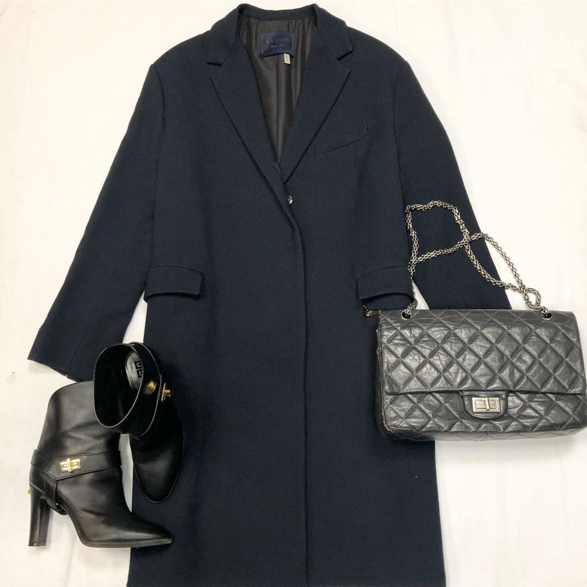Пальто Lanvin размер 40 цена 23 078 руб Ботильоны GIVENCHY размер 38.5 цена 15 385 руб Сумка Chanel