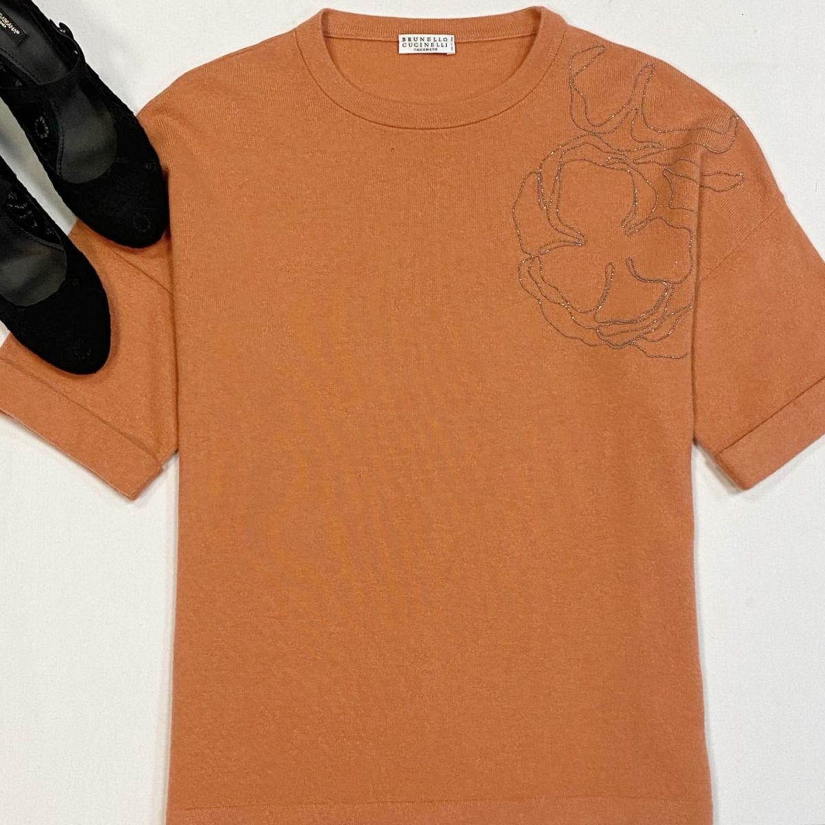 Кофта/кашемир/ манили / Brunello Cucinelli размер M цена 23 078 рубТуфли Dolce Gabbana размер 39.5 цена 15 385 руб