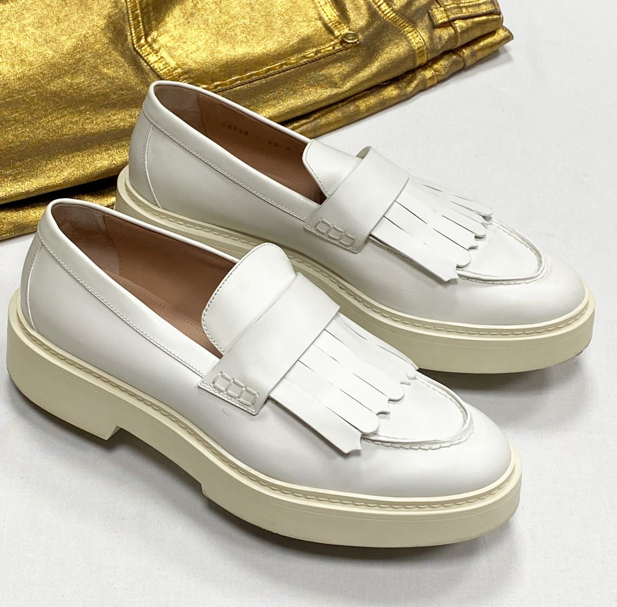 Лоферы Santoni размер 41.5 цена 31 310 руб

