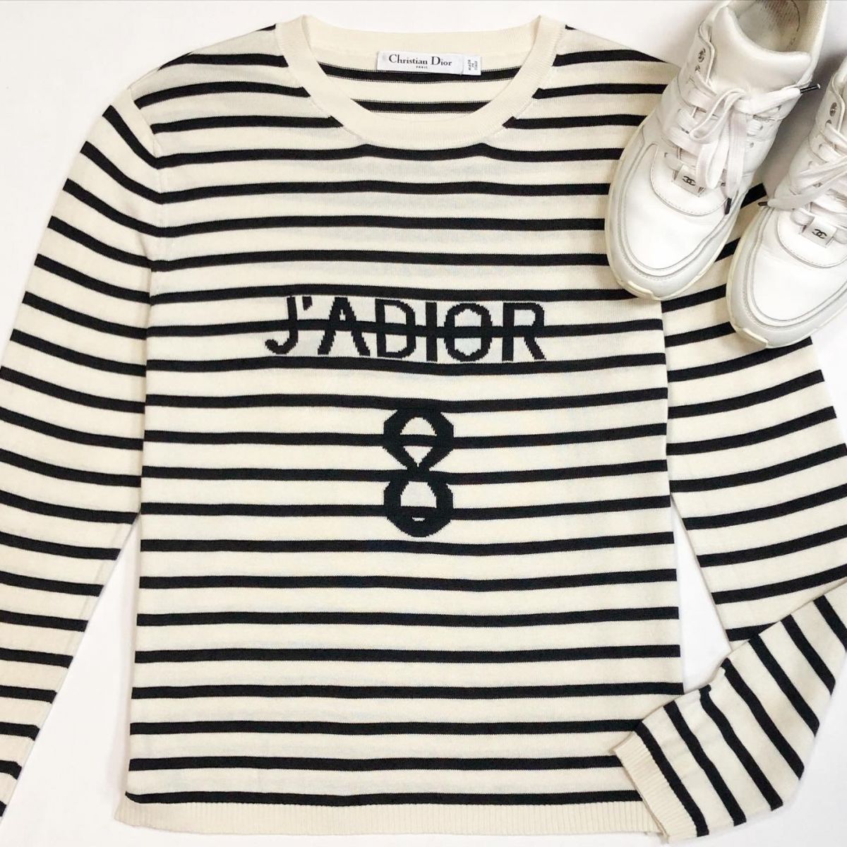 Кофта Christian Dior размер 42 цена 18 463 рубКроссовки Chanel размер 37.5 цена 23 078 руб