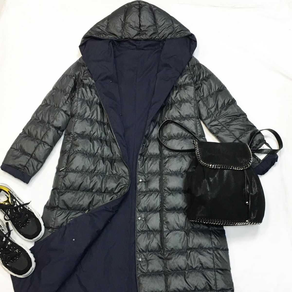 Пуховик-пальто двухсторонний Weekend Max Mara размер 44/48 цена 26 155 Кроссовки размер 38 цена 7 693 руб Рюкзак Stella Maccrtney 