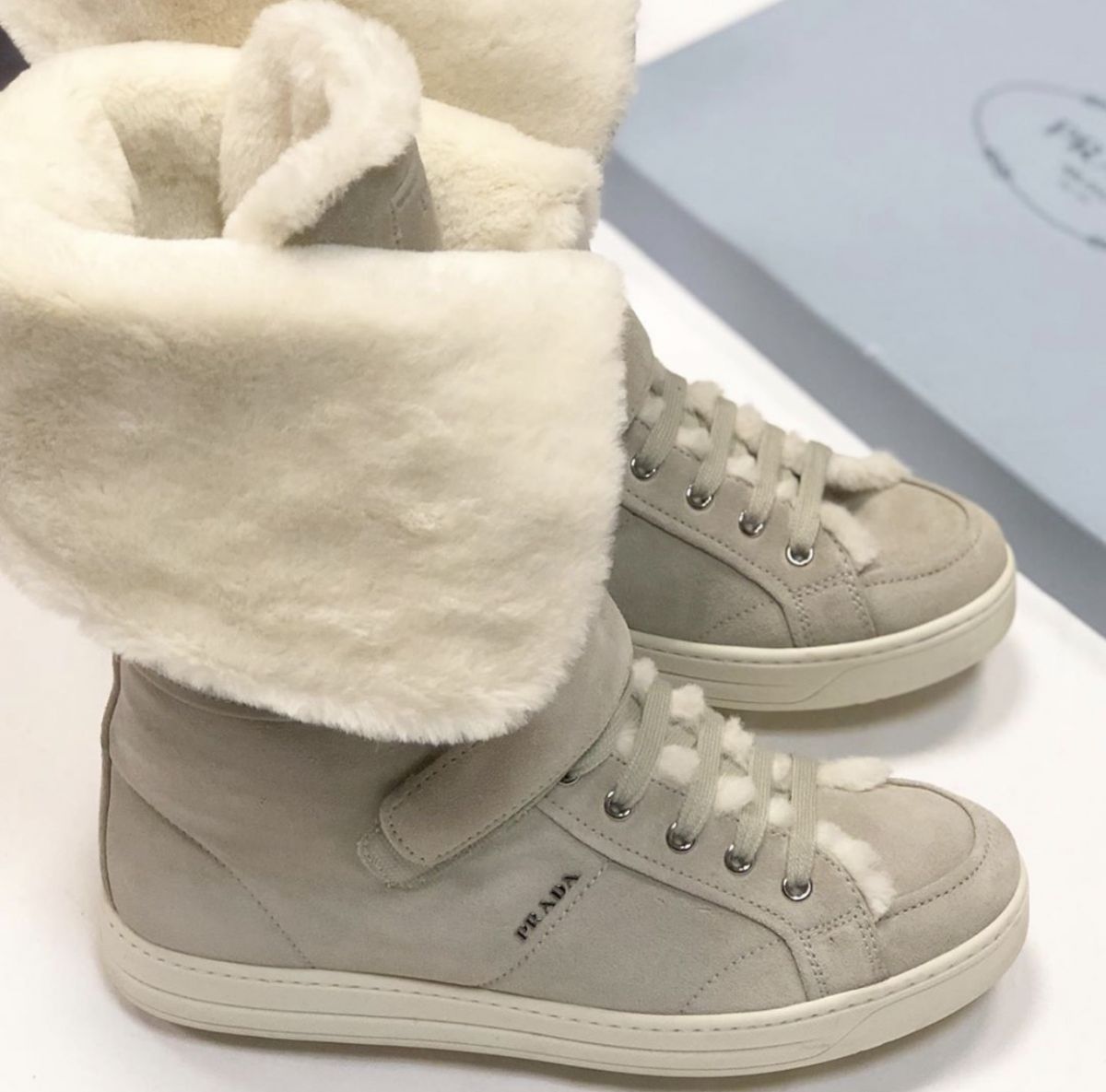 Сапоги зимние Prada  размер 37.5 цена 10 770 руб