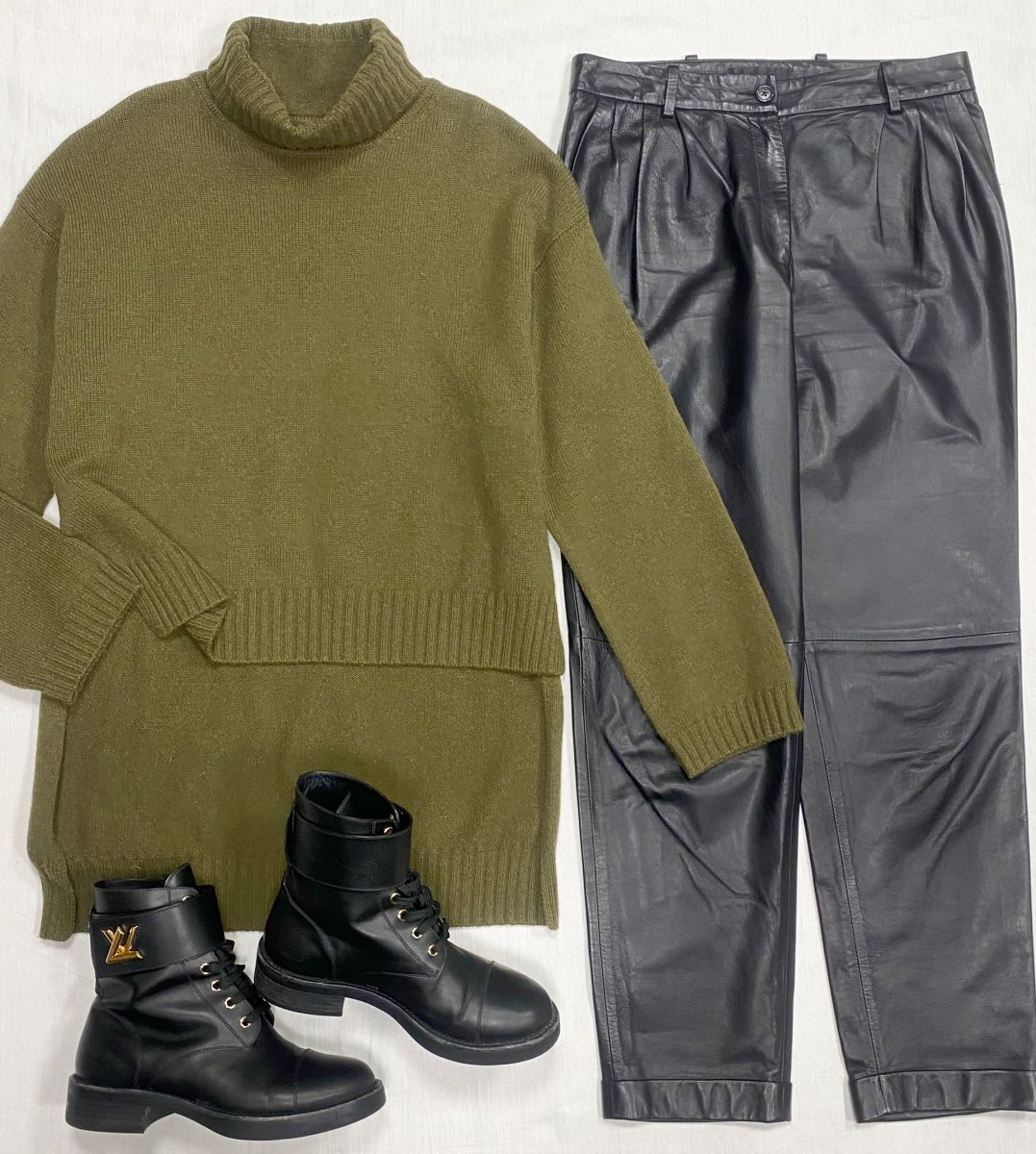 Свитер / кашемир / Tom Ford размер M цена 23 483 руб 
Брюки / кожа / Nili Lotan размер 6 цена 15 655 руб 
Ботинки Louis Vuitton размер 37.5 цена 23 483 руб