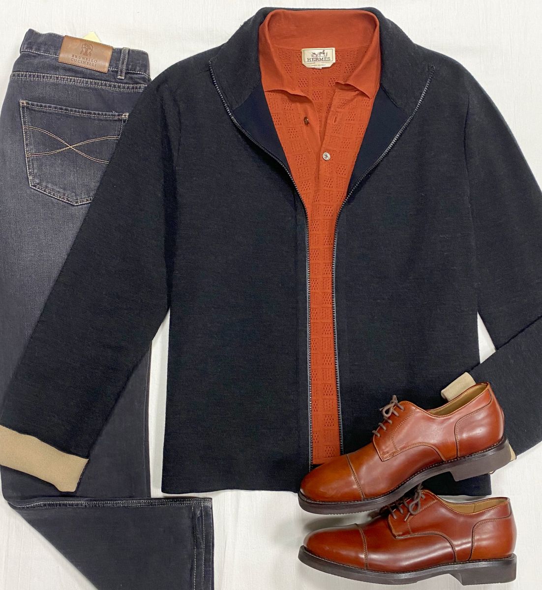 #mechtamen Кардиган Bottega Veneta размер 52 цена 31 310 руб 
Поло Hermès размер L цена 12 524 руб 
Джинсы Brunello Cucinelli размер 48 цена 15 655 руб 
Ботинки Brunello Cucinelli размер 43 цена 39 138 руб