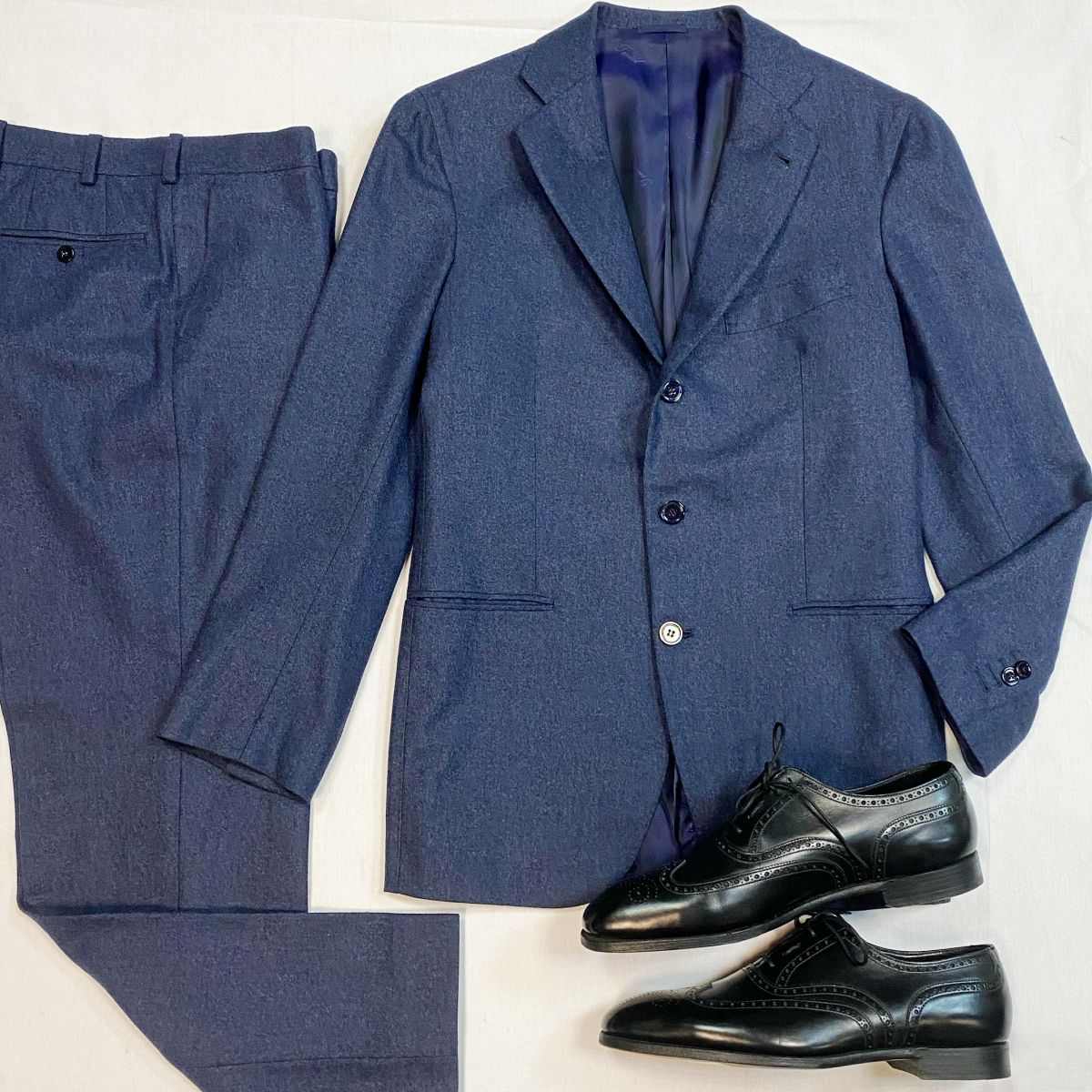Костюм Tantal размер 48 цена 15 385 руб Ботинки Crockett&amp;Jones размер 43.5 цена 15 385 руб