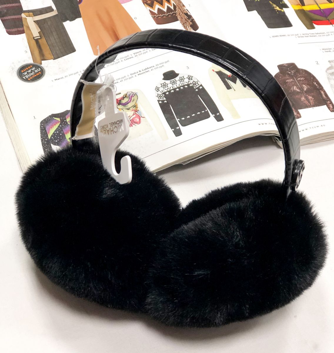 Наушники Michael Kors цена 3 131 руб
