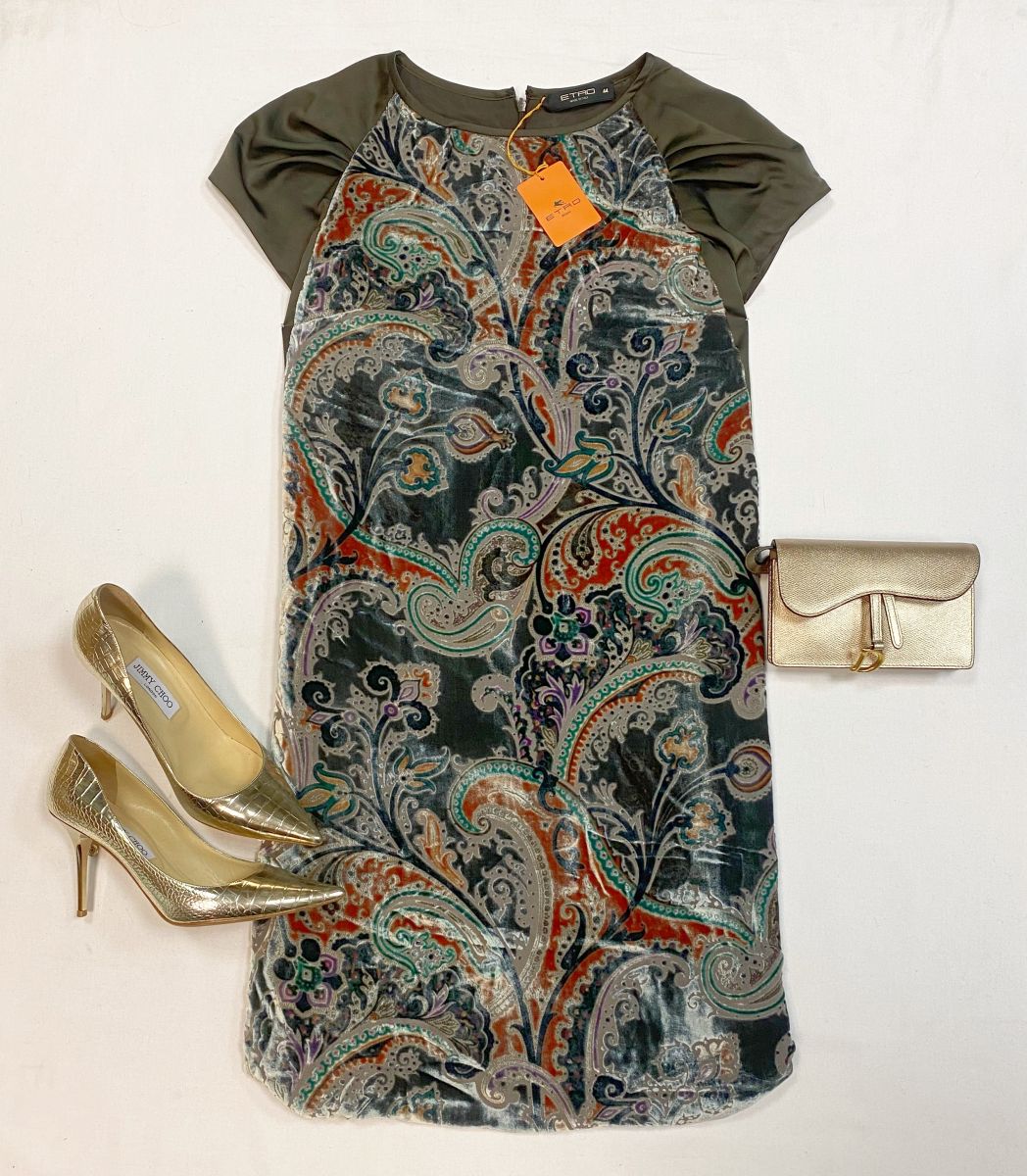 Платье Etro размер 44 цена 10 770 руб
Туфли Jimmy Choo размер 40 цена 7 693 руб
Клатч Dior