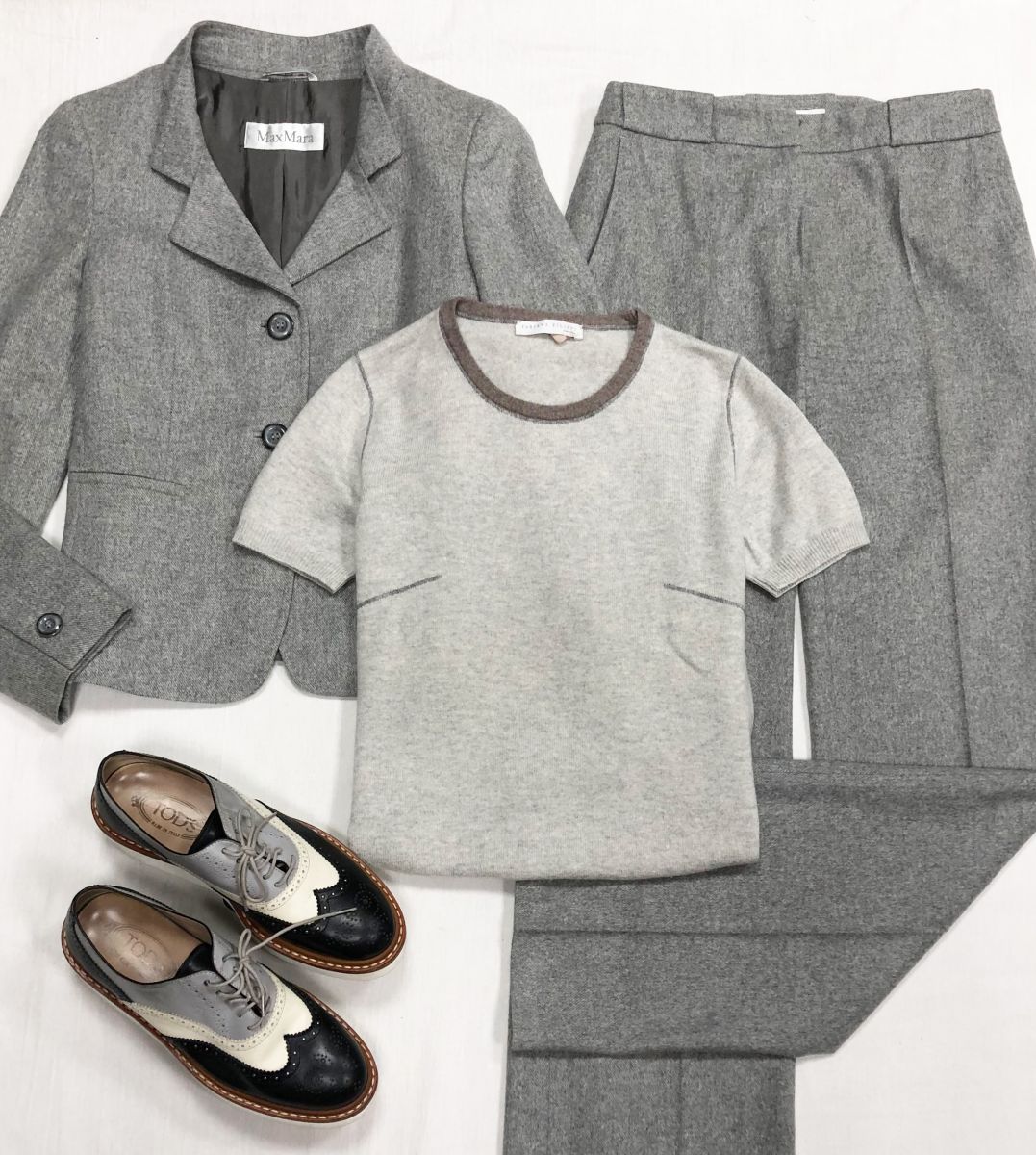 Костюм Max Mara размер 42 цена 23 483 руб
Кофта Fabiana Filippi размер 38 цена 6 262 руб
Ботинки Tods размер 39 цена 10
959 руб