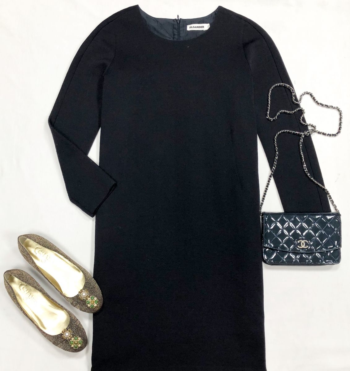 Платье Jil Sander размер 42 цена 7 693 руб
Туфли Chanel размер 38 цена 38 463 руб
Сумка Chanel