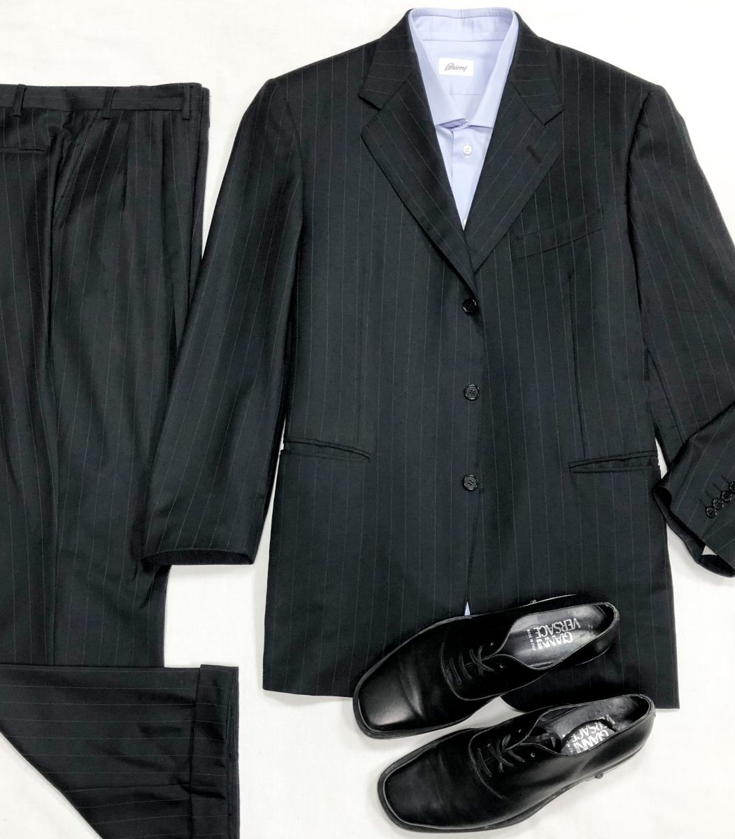#mechtamen Костюм Canali размер 52 цена 23 483 руб
Туфли Versace размер 43 цена 15 655 руб
