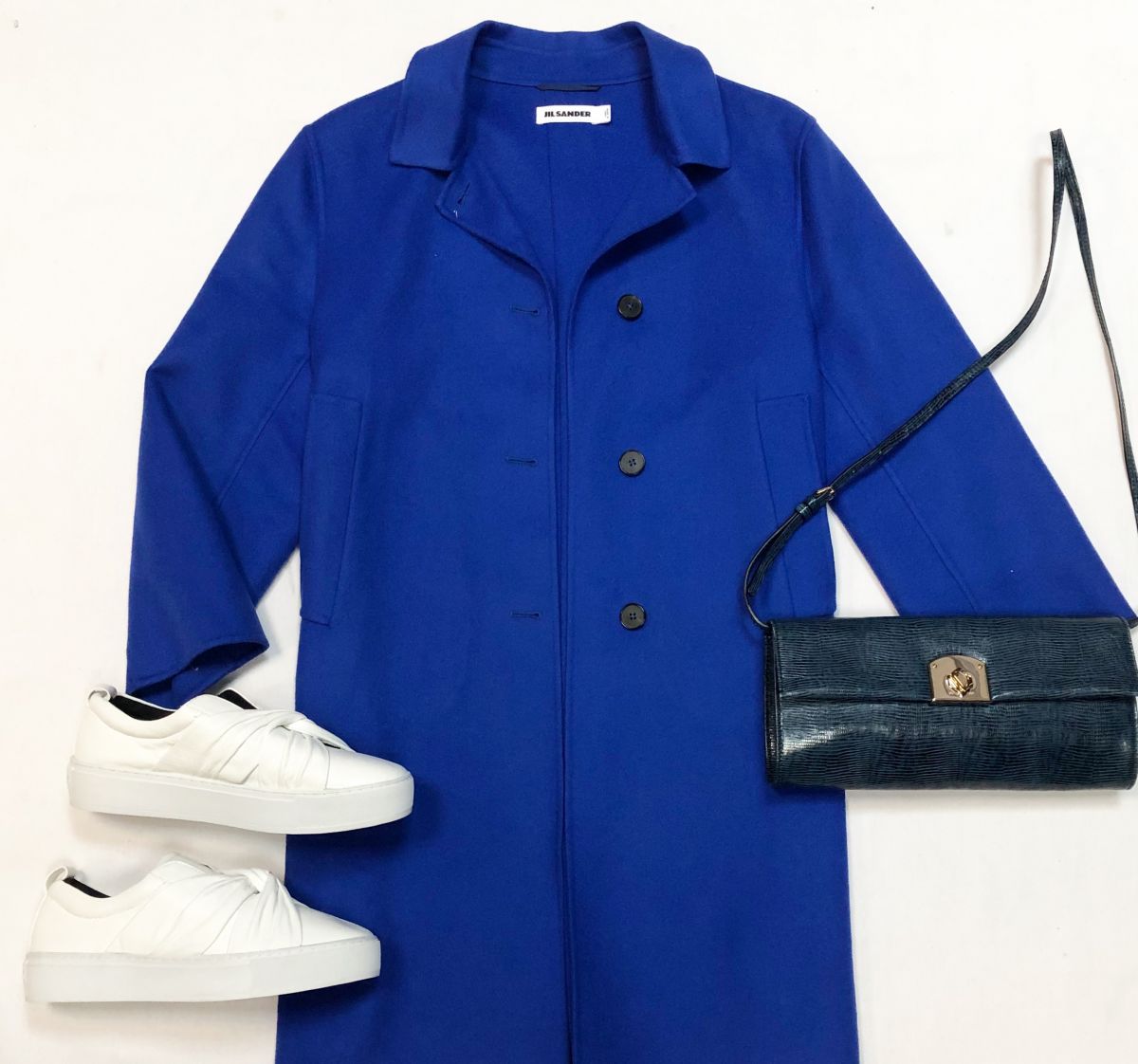 Пальто Jil Sander размер 34 цена 23 078 руб
Лоферы Rebecca Minkoff размер 38.5 цена 38.5 цена 7 693 руб
Сумка Sergio Rossi
