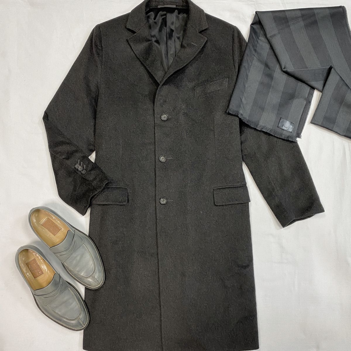 Пальто Zegna размер 56 цена 23 078 руб Туфли Testoni размер 42.5 цена 15 385 руб Шарф Dior  цена 15 385 руб