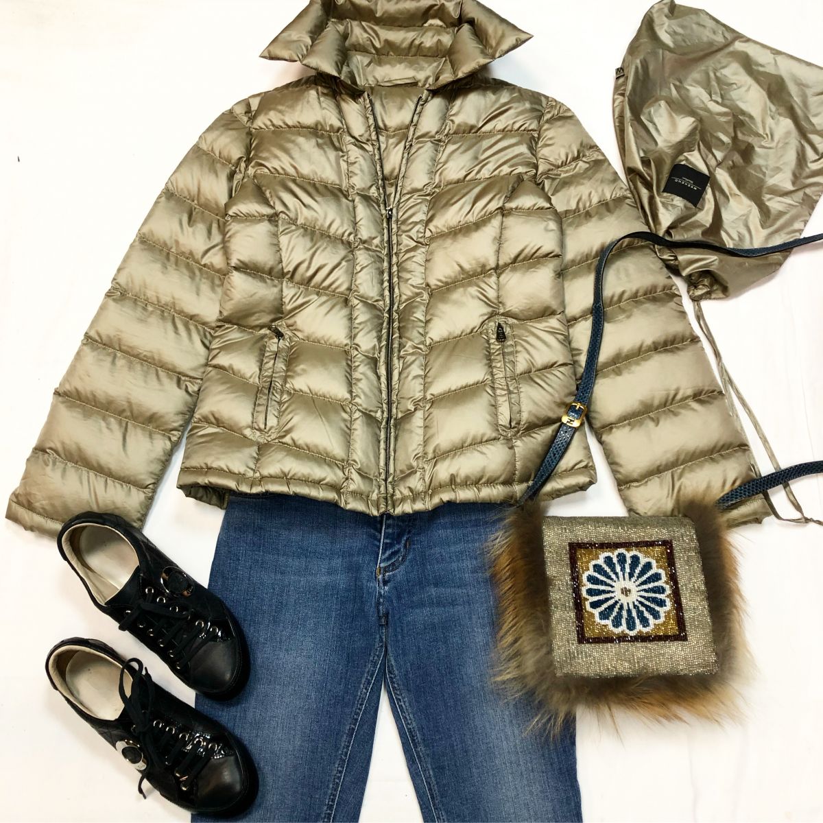 Куртка Weekend размер 38/42 цена 15 385 руб Джинсы Claudie pilote размер 38 цена 4 616 руб Сумка FENDI