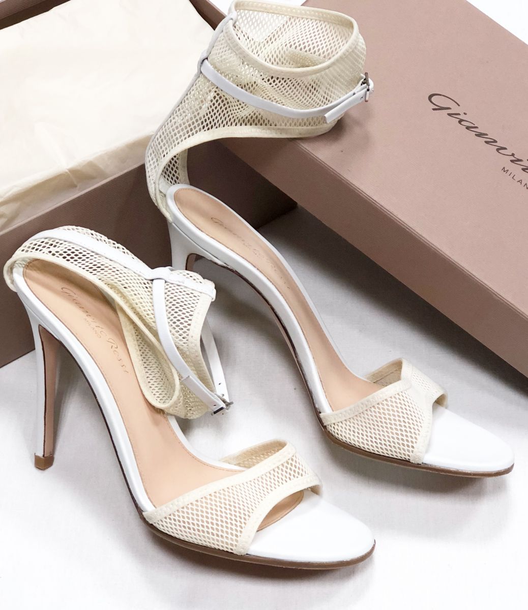 Босоножки Gianvito Rossi размер 37.5 цена 15 655 руб

