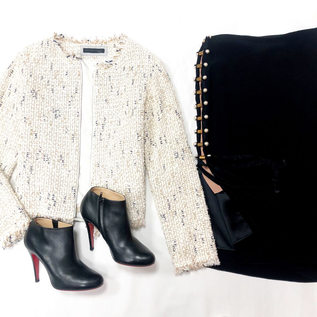 Жакет /твид/ FABIANA FILIPPI размер M цена 15 385 руб 
Ботильоны LOUBOUTIN размер 39.5 цена 10
770 руб