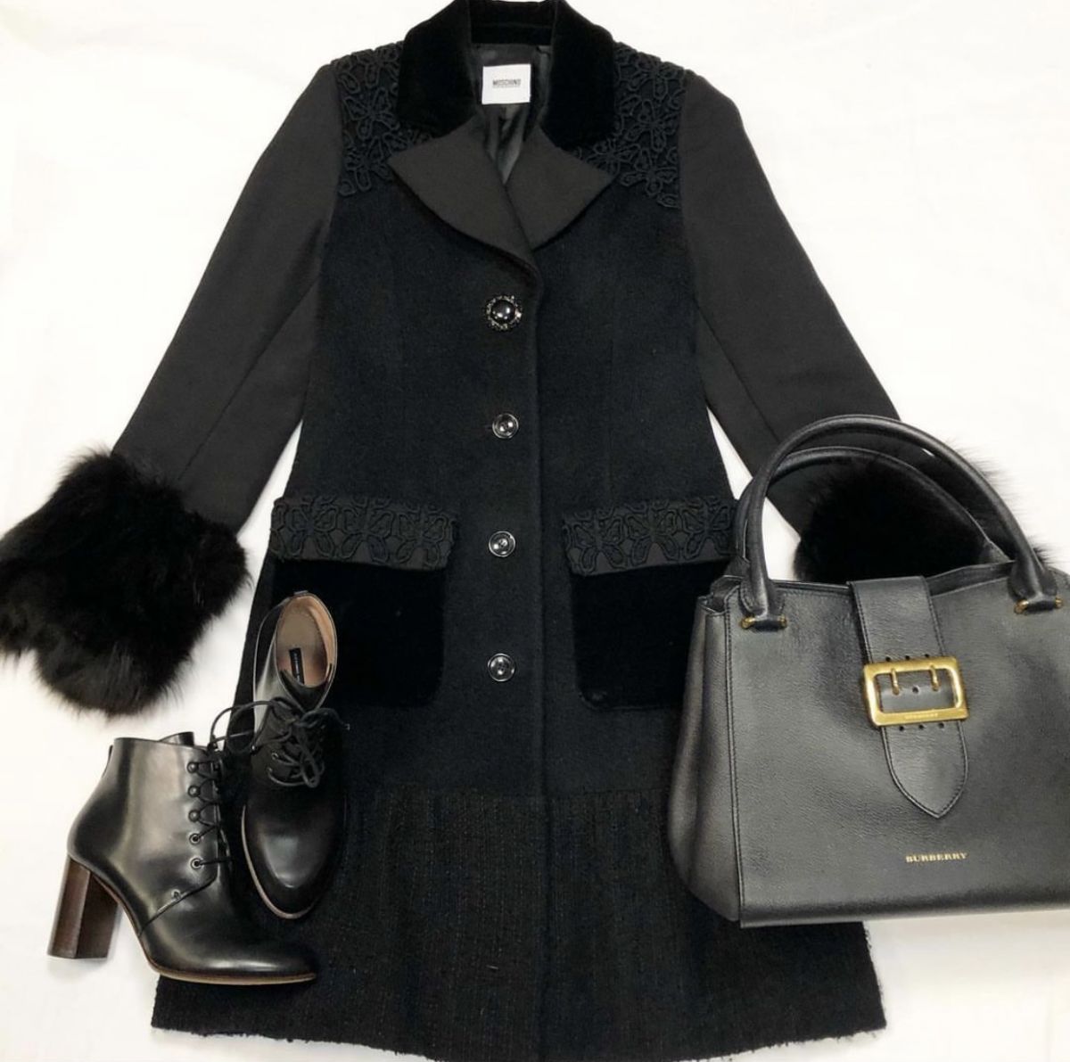 Пальто /мех лисы/ шитьё/ Moschino размер 40 цена 23 078 руб Сумка Burberry