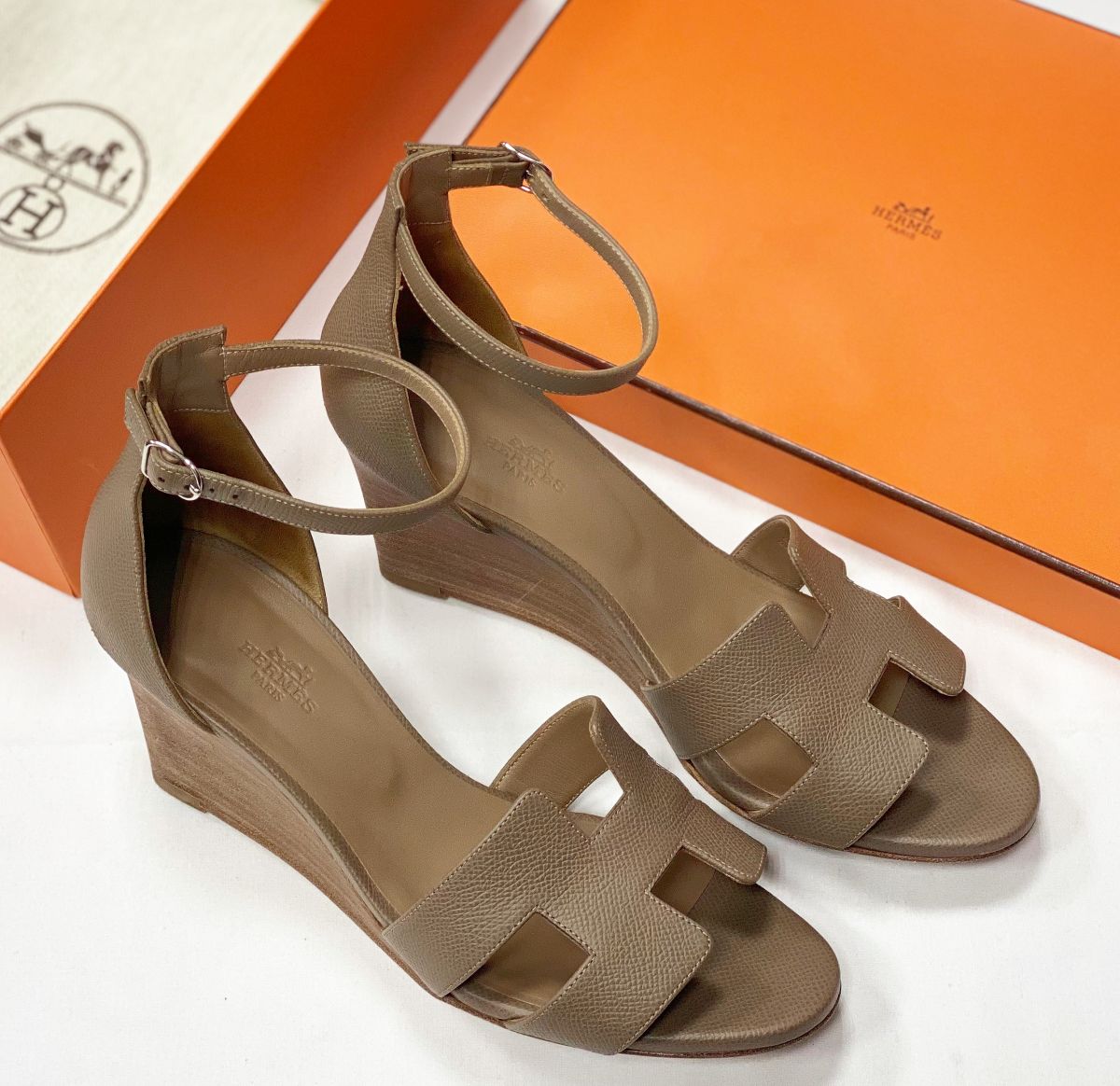 Босоножки Hermès размер 39 цена 39 138 руб 