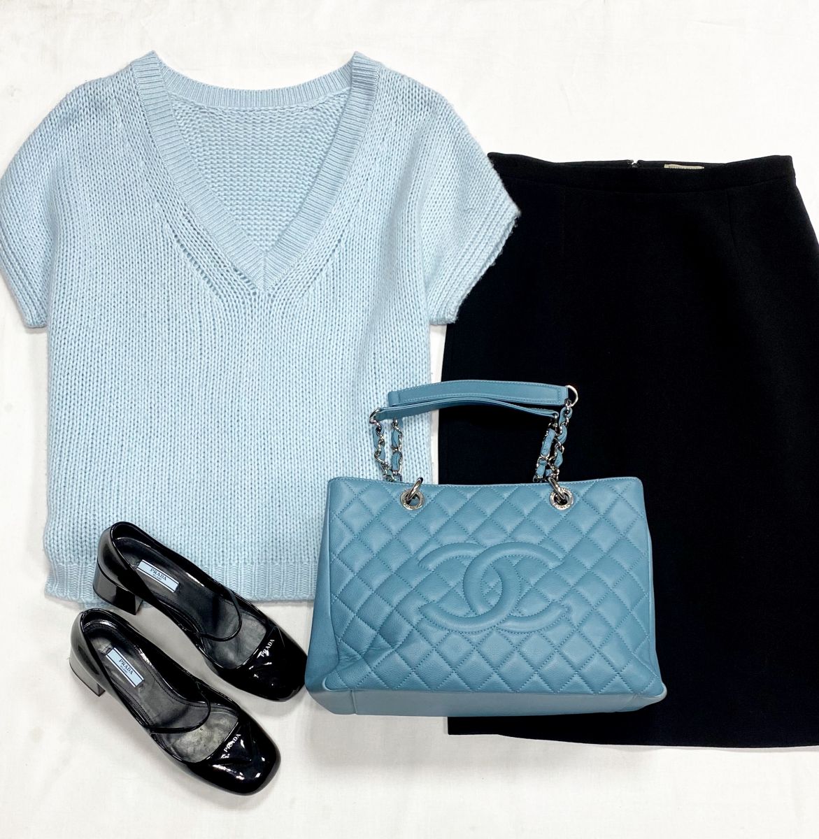 Юбка Bottega Veneta размер 42 цена 12 524 руб
Жилет Ermanno Scervino размер M цена 15 655 руб
Туфли Prada размер 39 цена 46 965 руб
Сумка Chanel