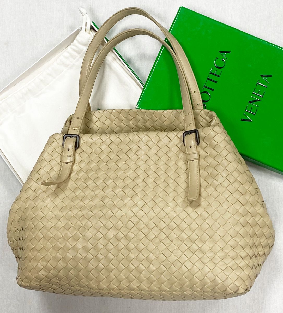 Сумка Bottega Veneta размер 30/22 цена 31 310 руб
