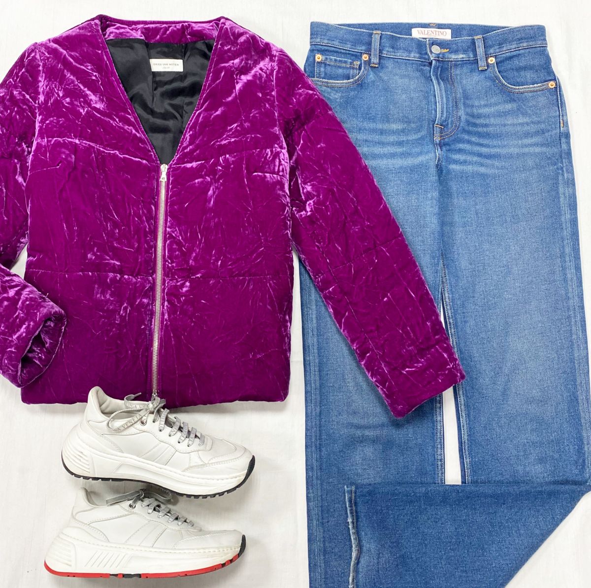 Куртка / бархат / Dries Van Noten размер 38 цена 23 483 руб 
Джинсы Valentino размер 26 цена 15 655 руб 
Кроссовки Bottega Veneta размер 36.5 цена 18 786 руб